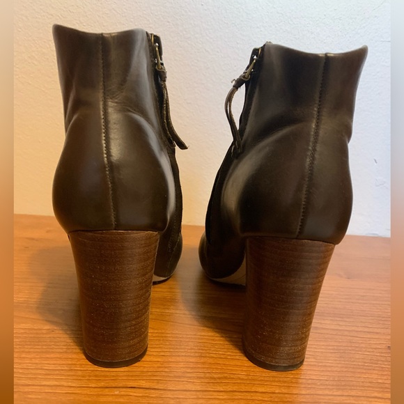 Luca lane booties size 8M - Picture 7 of 9